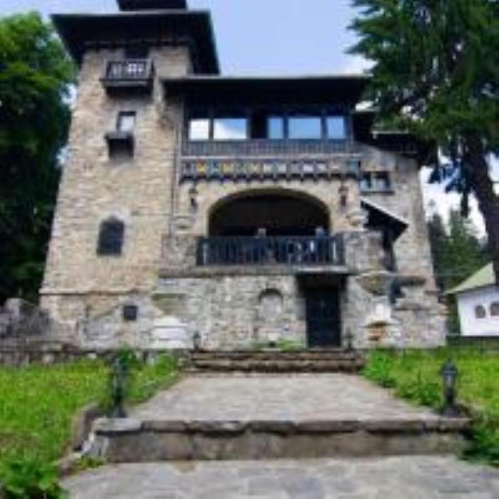 Casa Cu Farfurii Sinaia